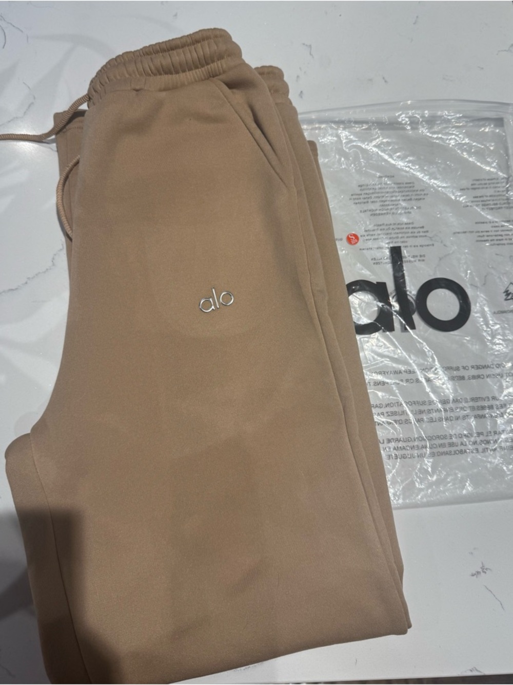 ALO Yoga Women’s Tan Sweat Pants